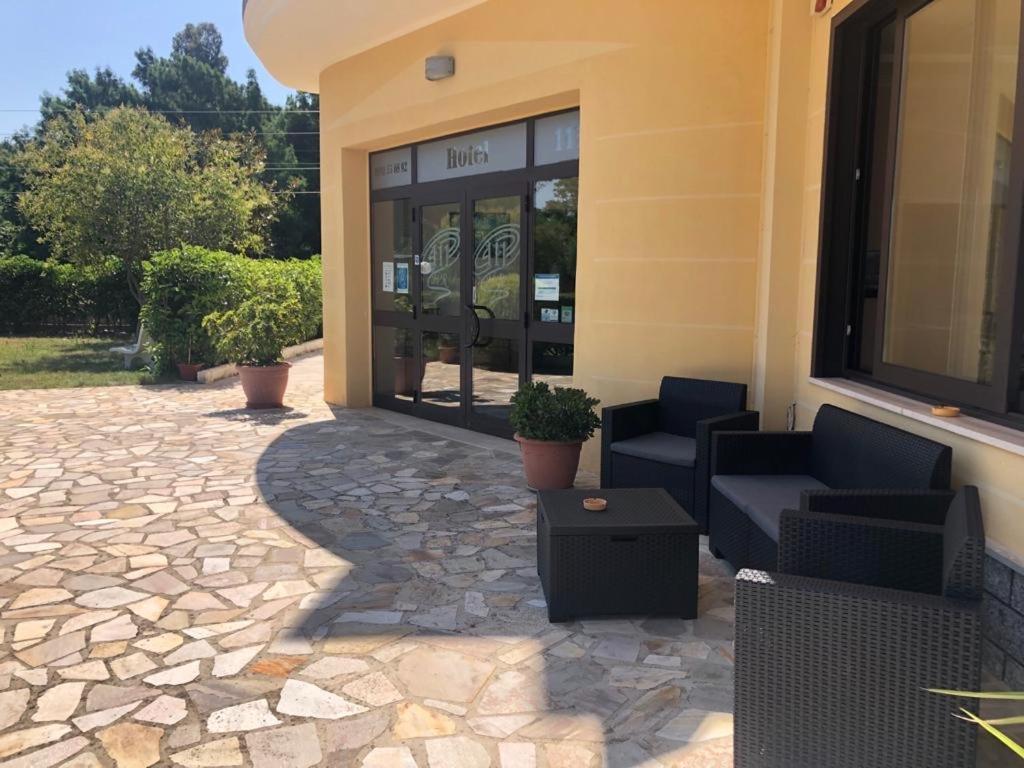 Hotel Ristorante111 Виллапьяна Экстерьер фото