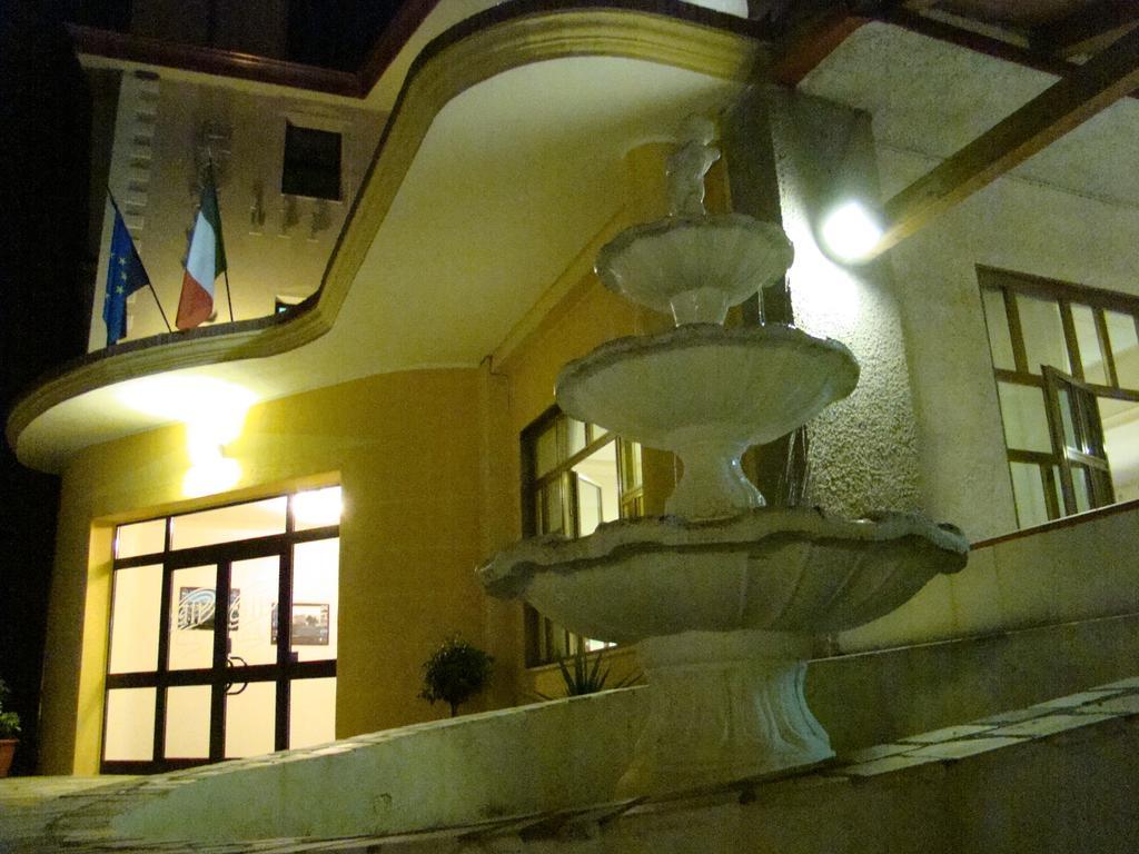 Hotel Ristorante111 Виллапьяна Экстерьер фото